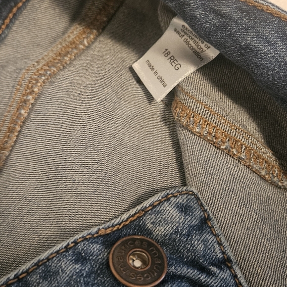 2/$20 Maurice's straight leg jeans 18R - Picture 3 of 5